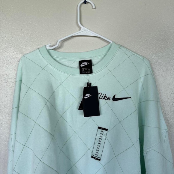 Nike mint green NEW with tags crewneck. - Picture 3 of 6